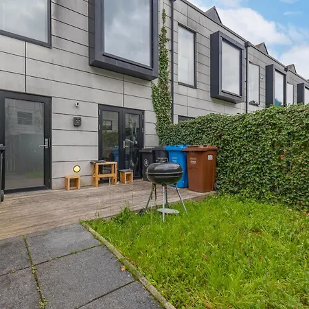 Large Townhouse 5 Beds With Two Parking Spaces - Manchester City Centre-3